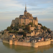 Mont-Saint-Michel_vu_du_ciel